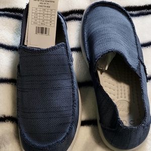 NWT Crocs Slip-on